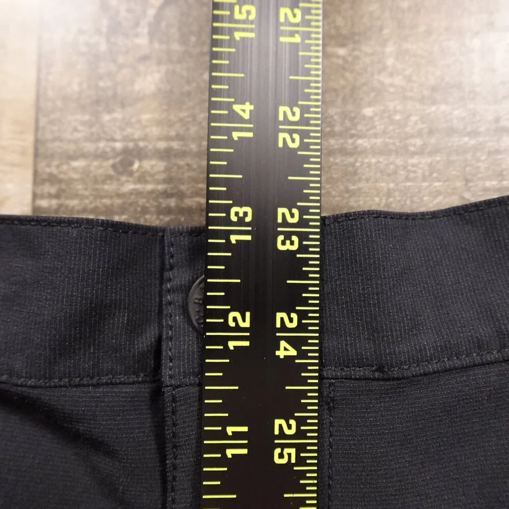 Banana Republic Black Stretch Shorts Men’s Size 38‎